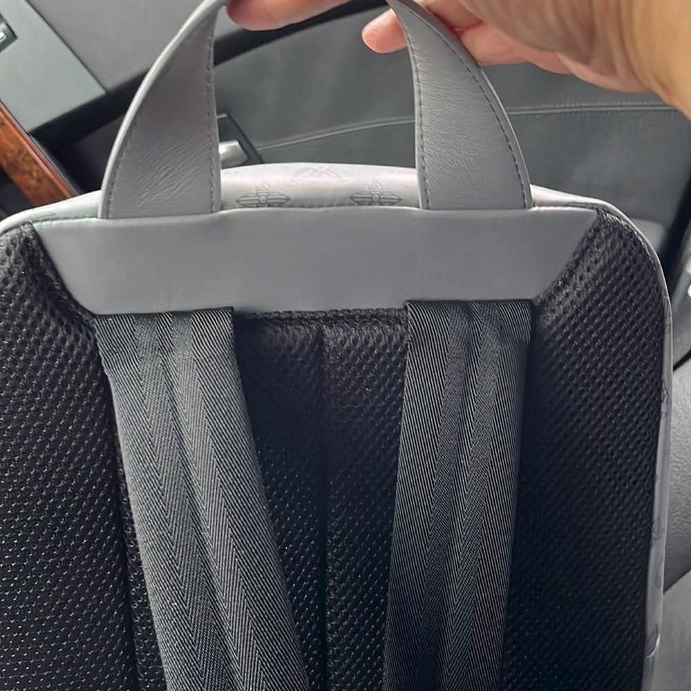 Racer LV -- 🎈SOLD🎈gray monogram with matte black hardware - Picture 3 of 11